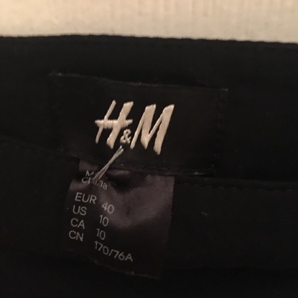 H&M Ruffled Fitted Black Skirt - Picture 3 of 6